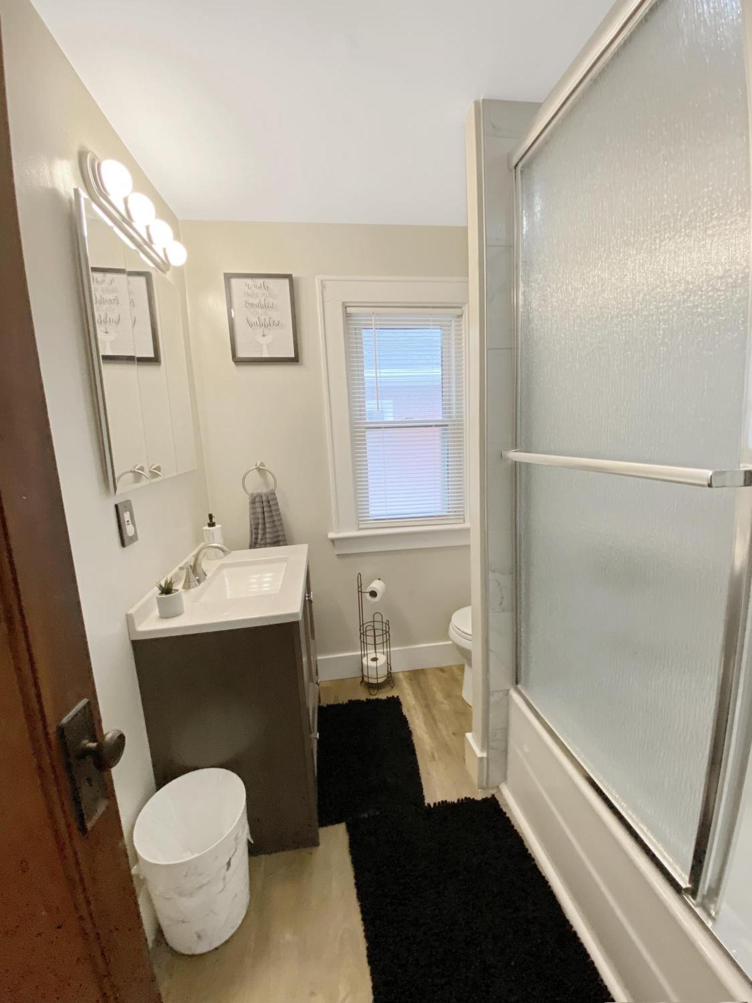 Lux 3Br, Steps From Airport, U Of R & Grocery Stores Rochester Exteriér fotografie