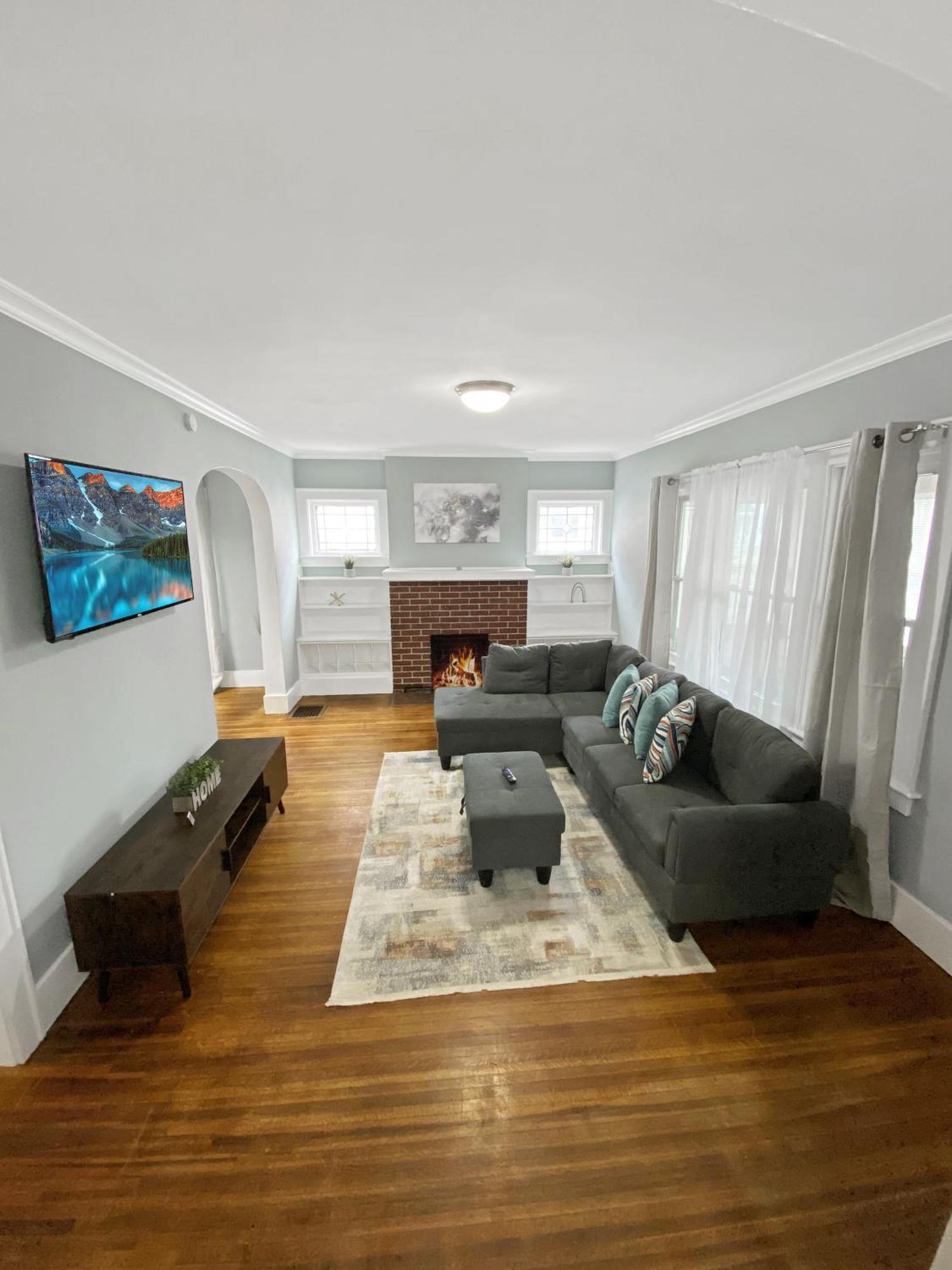 Lux 3Br, Steps From Airport, U Of R & Grocery Stores Rochester Exteriér fotografie
