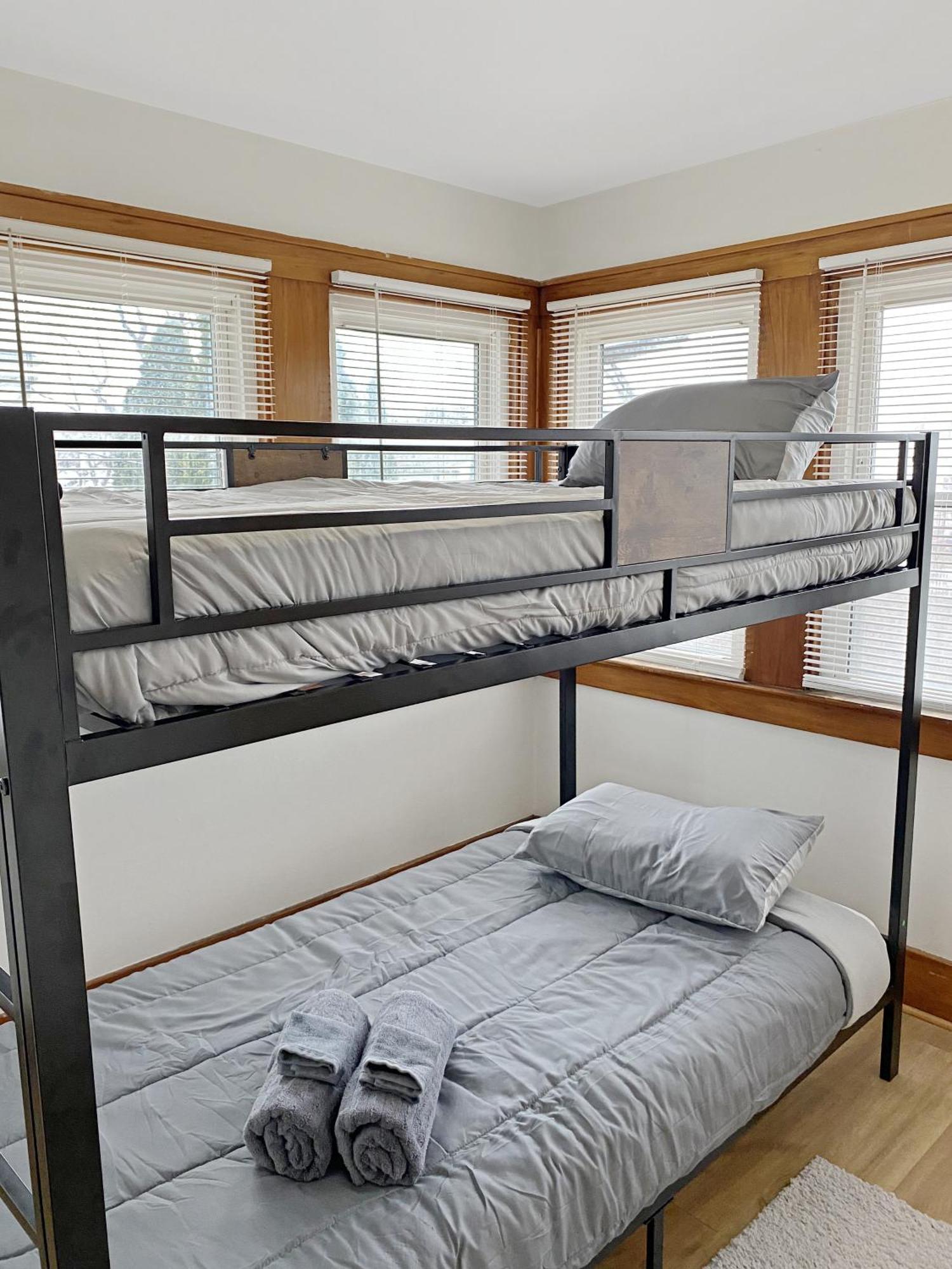 Lux 3Br, Steps From Airport, U Of R & Grocery Stores Rochester Exteriér fotografie