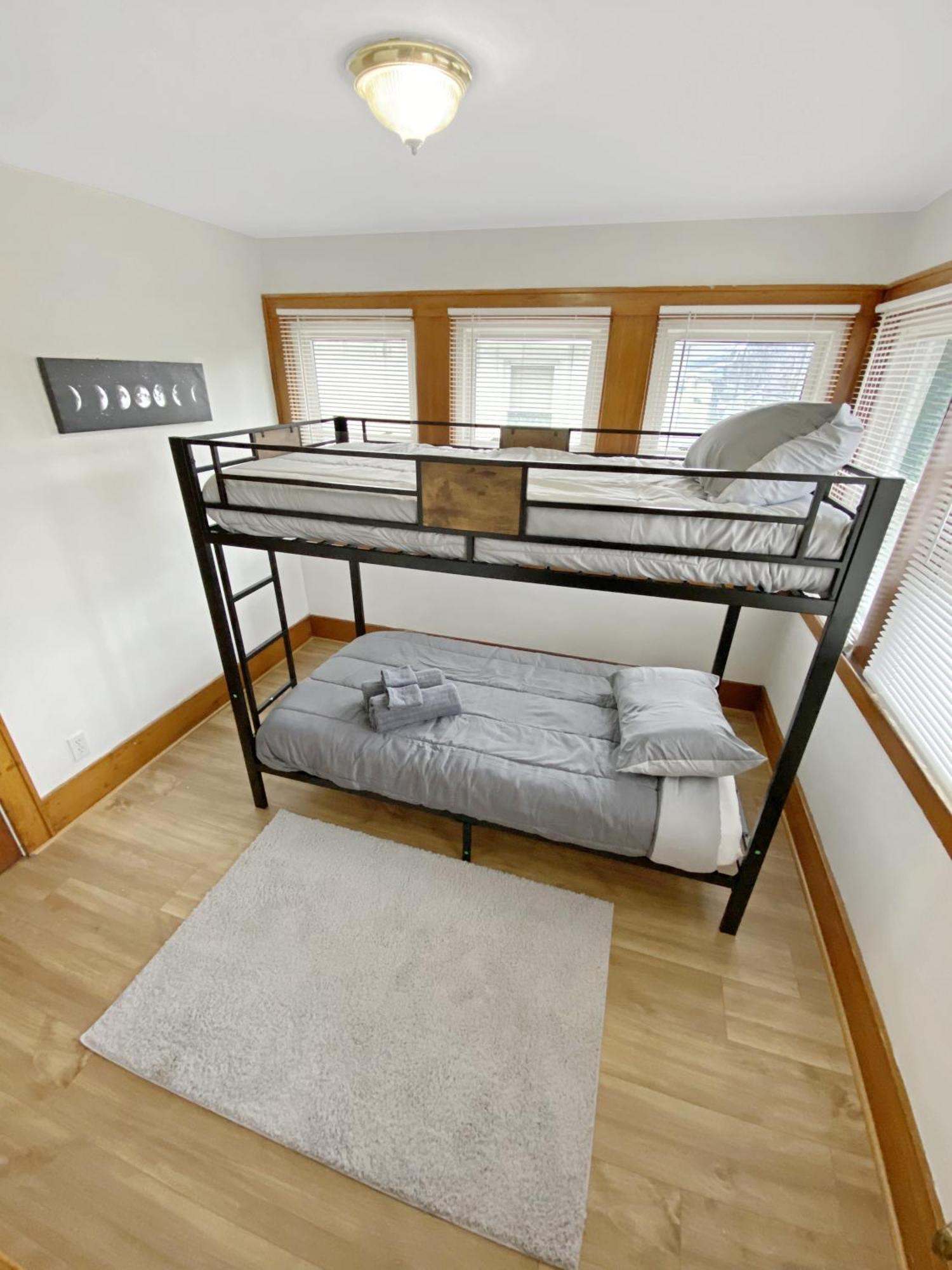Lux 3Br, Steps From Airport, U Of R & Grocery Stores Rochester Exteriér fotografie